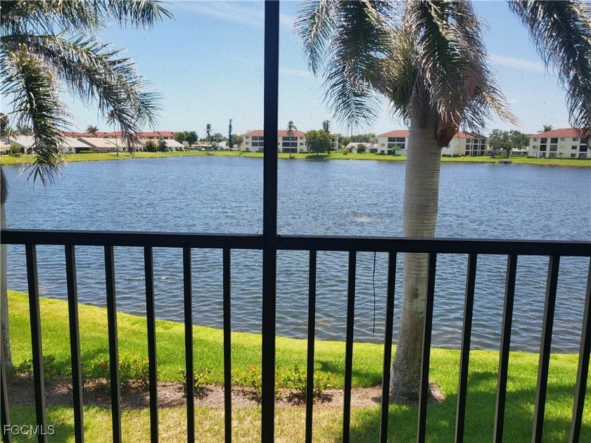 This is a beautiful completely UPDATED 2 bedroom 2 bathroom - Beach Condo for sale in Fort Myers, Florida on Beachhouse.com