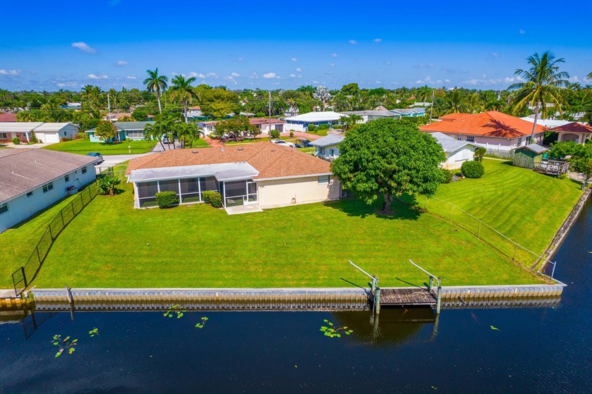 WELCOME HOME TO YOUR ''QUIET'' LAKE CLARKE SHORES AREA - Beach Home for sale in Lake Clarke Shores, Florida on Beachhouse.com