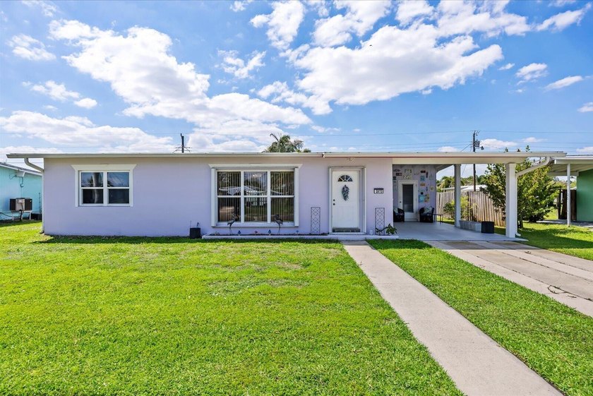 ELEVATED SANDPIPER BAY RETREAT| NO HOA | NO PROJECTS | - Beach Home for sale in Port Saint Lucie, Florida on Beachhouse.com