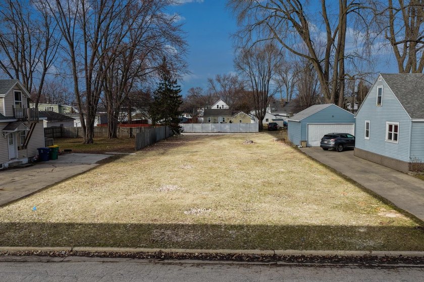Looking for a place to build your new home or investment? - Beach Lot for sale in Green Bay, Wisconsin on Beachhouse.com