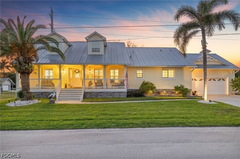 Enjoy captivating Imperial River views and direct Gulf access - Beach Home for sale in Bonita Springs, Florida on Beachhouse.com