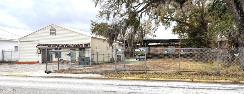 Hard to find small industrial with storage yard. The property - Beach Commercial for sale in Daytona Beach, Florida on Beachhouse.com