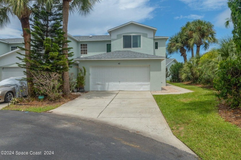 WOW! Fantastic, spacious beachside END UNIT, 4 BR/2.5 BA - Beach Townhome/Townhouse for sale in Satellite Beach, Florida on Beachhouse.com