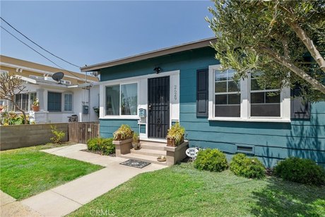 Discover the perfect blend of charm and opportunity in the - Beach Home for sale in San Pedro, California on Beachhouse.com