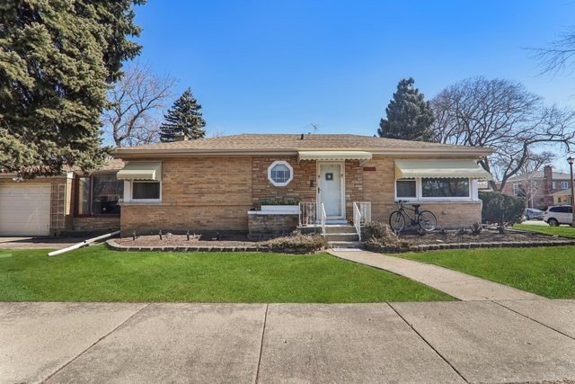 Come home to a move-in ready Ranch home in the esteemed Fairview - Beach Home for sale in Skokie, Illinois on Beachhouse.com