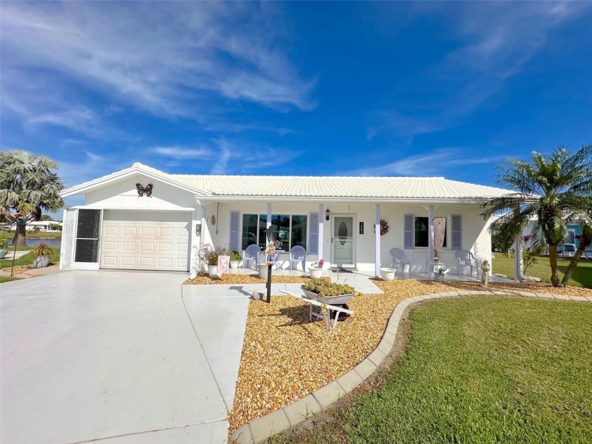 Start your next chapter in this charming 2-bedroom, 2-bath home - Beach Home for sale in Bradenton, Florida on Beachhouse.com