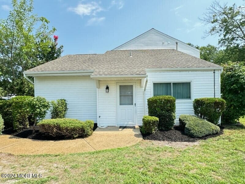 This exquisite one-bedroom, one-bathroom condo in the - Beach Condo for sale in Barnegat, New Jersey on Beachhouse.com