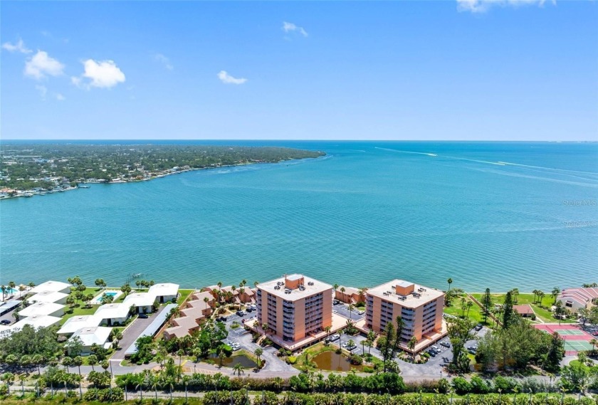 Looking for that MILLION DOLLAR VIEW at an affordable price? - Beach Condo for sale in St. Petersburg, Florida on Beachhouse.com