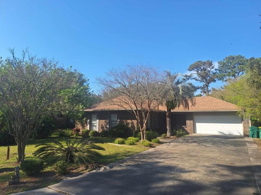 Beautiful remodeled 3 bed, 2 bath (1998 sq ft) home on .28 acres - Beach Home for sale in Brunswick, Georgia on Beachhouse.com