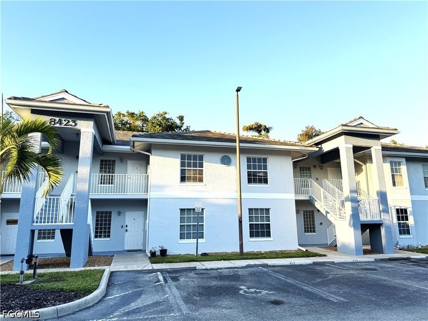 Very nice 2 bedroom, 2 bathroom condominium with updates to - Beach Condo for sale in Fort Myers, Florida on Beachhouse.com