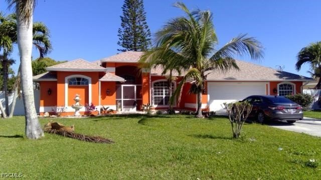 Beautiful home with 3 bedrooms + flexible room and 2 baths - Beach Home for sale in Cape Coral, Florida on Beachhouse.com