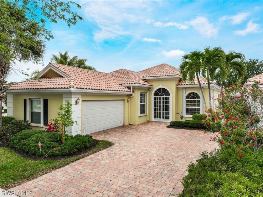 This Oakmont model offers 3+Den.2.5 baths and is situated at the - Beach Home for sale in Bonita Springs, Florida on Beachhouse.com