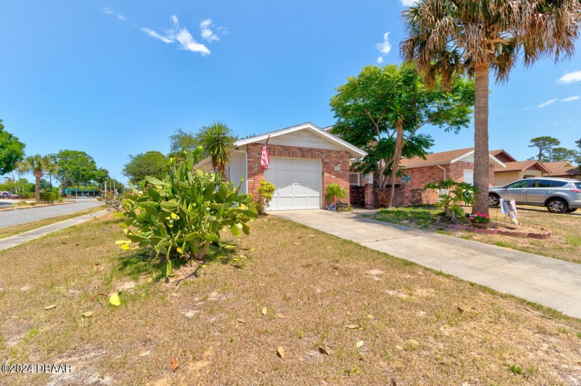 Welcome to your new residence in the desirable Shangri La - Beach Home for sale in Edgewater, Florida on Beachhouse.com