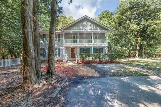 Meticulously renovated waterfront home with lots of character! - Beach Home for sale in Port Haywood, Virginia on Beachhouse.com