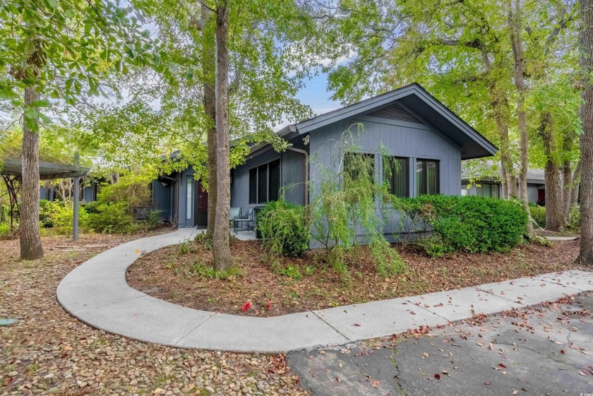 Meticulously maintained and gracious home in a tranquil - Beach Home for sale in Myrtle Beach, South Carolina on Beachhouse.com