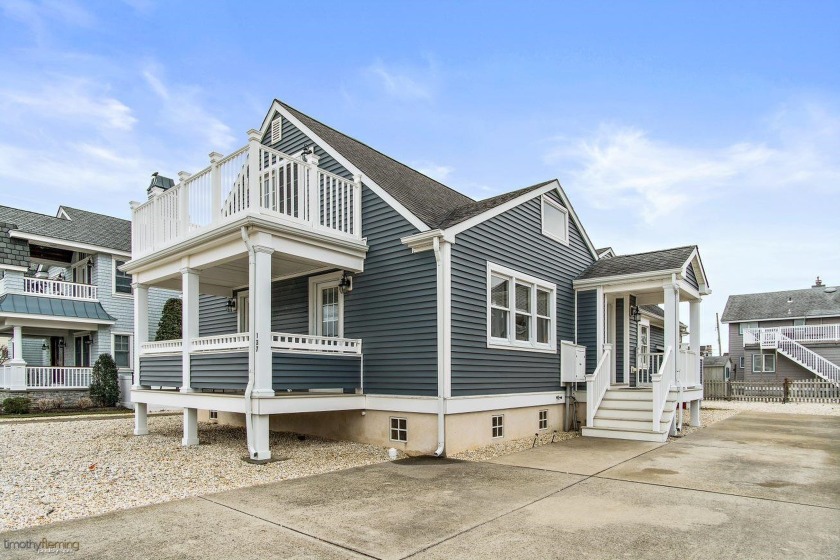Only 8 Homes to beach!! This 2 story well maintained 4 bedroom - Beach Home for sale in Stone Harbor, New Jersey on Beachhouse.com