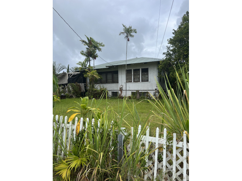 Step back into the charm of Old Hawai'i with this spacious - Beach Home for sale in Hilo, Hawaii on Beachhouse.com