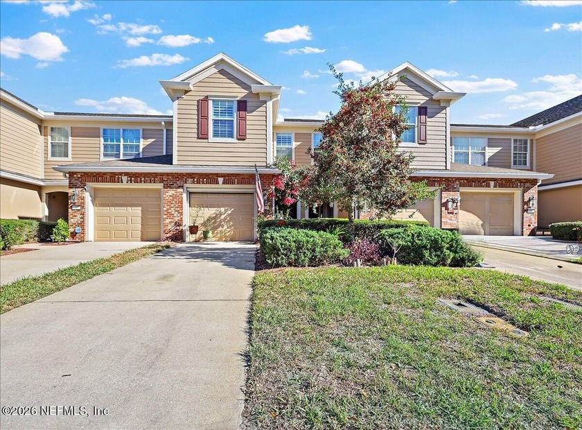 Beautifully updated townhome with lake views in gated Bartram - Beach Townhome/Townhouse for sale in Jacksonville, Florida on Beachhouse.com