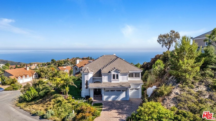 Experience serenity and comfort in this beautiful Seaview - Beach Home for sale in Malibu, California on Beachhouse.com