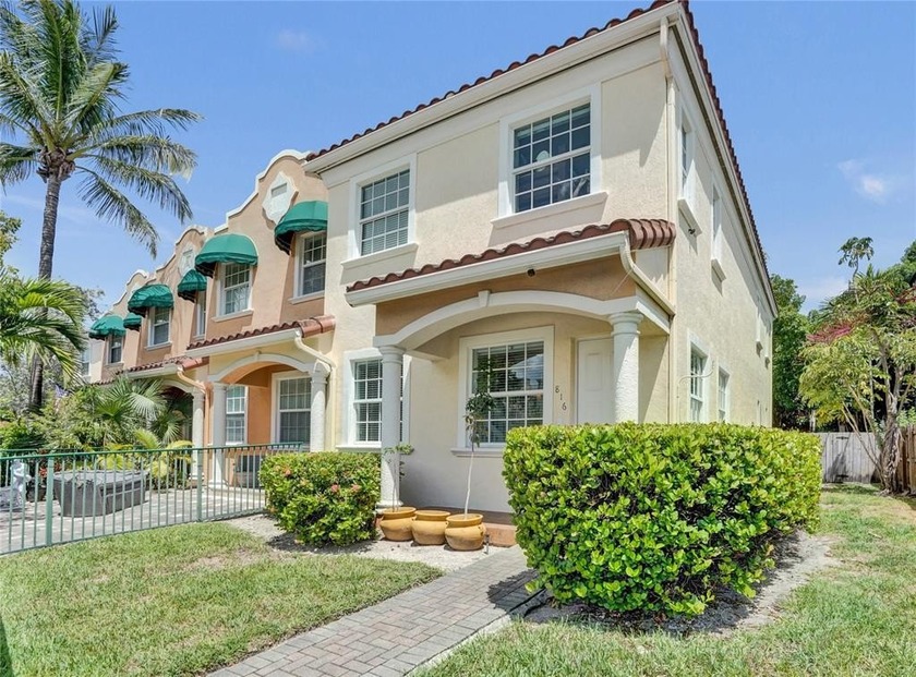 Come see this light and bright home with an open layout ideal - Beach Townhome/Townhouse for sale in Pompano Beach, Florida on Beachhouse.com