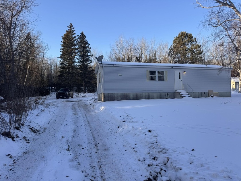 Great lot along the North shore with city sewer and a private - Beach Home for sale in Duluth, Minnesota on Beachhouse.com