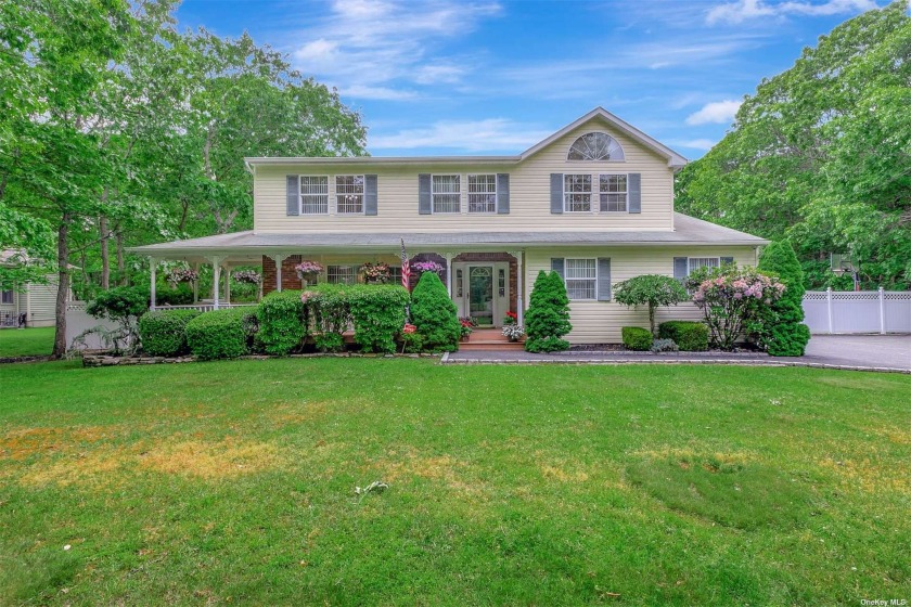 Beautiful Glenwood colonial in prestigious Smith Point Estates - Beach Home for sale in Shirley, New York on Beachhouse.com