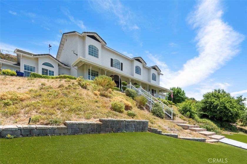 A stunning custom-built home in the gated community of Rancho - Beach Home for sale in Pala, California on Beachhouse.com