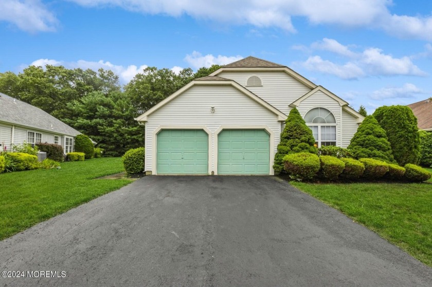 This Devon model is a spacious and inviting 2 Bedroom, 2 Bath - Beach Home for sale in Toms River, New Jersey on Beachhouse.com