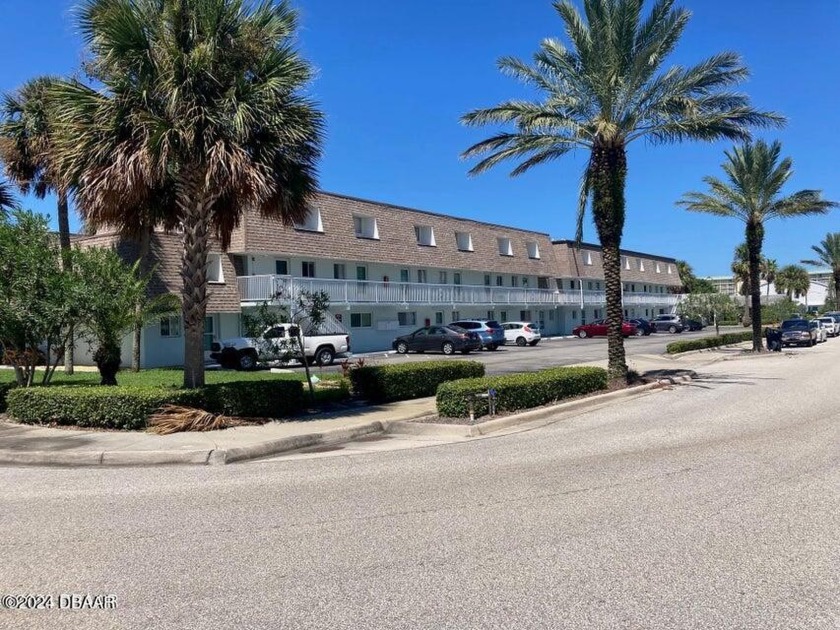 WELCOME TO THE BEACH! This beautiful, 2-story, 2 bedroom, 1.5 - Beach Condo for sale in Ormond Beach, Florida on Beachhouse.com