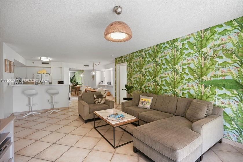Stunning Aventura retreat in the best location! This 3-bedroom - Beach Condo for sale in Aventura, Florida on Beachhouse.com