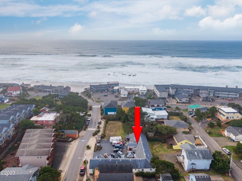 Investment Potential Awaits at the Central Oregon Coast!  This - Beach Commercial for sale in Lincoln City, Oregon on Beachhouse.com