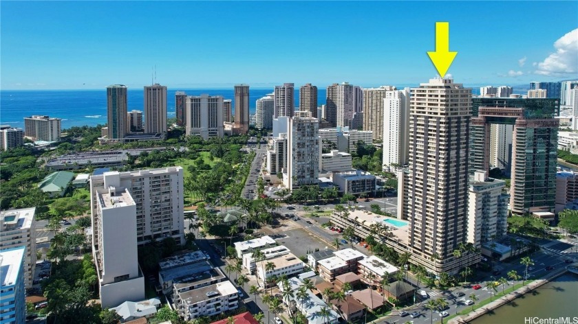 TURN-KEY LEGAL SHORT-TERM RENTAL IN WAIKIKI! Investment - Beach Condo for sale in Honolulu, Hawaii on Beachhouse.com