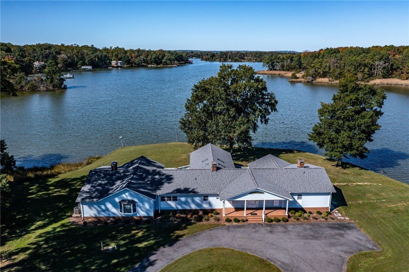 If you're looking for a spacious, private waterfront property - Beach Home for sale in Montross, Virginia on Beachhouse.com