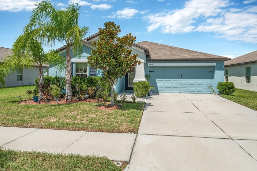 Beautiful home under $300,000!*** NO FLOOD INSURANCE - Beach Home for sale in Wimauma, Florida on Beachhouse.com