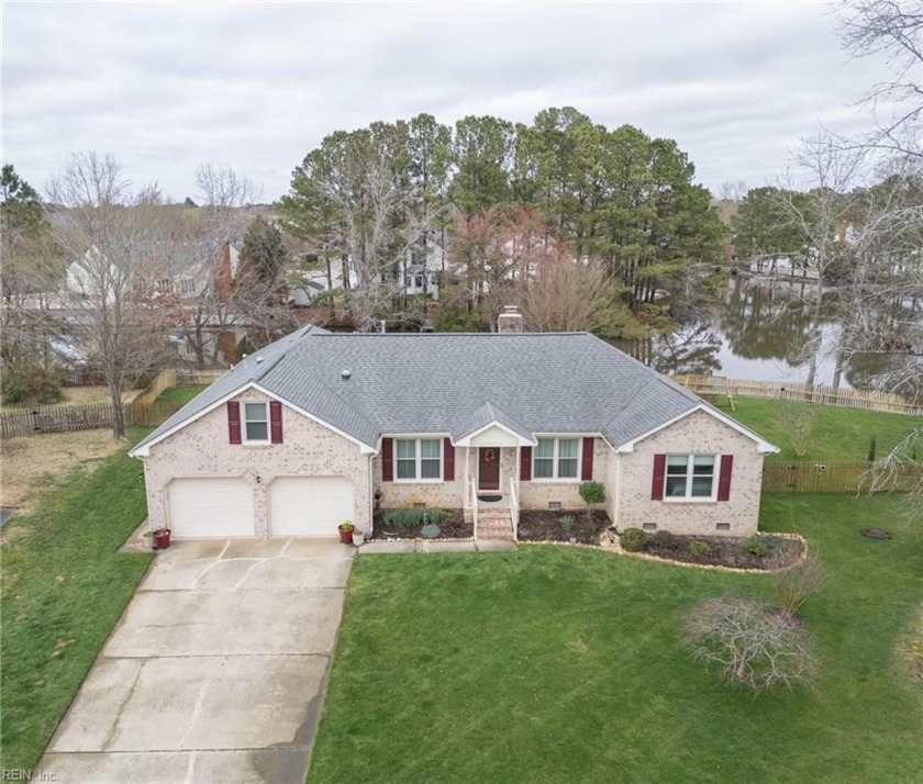 Fantastic opportunity to own in highly sought after golf course - Beach Home for sale in Chesapeake, Virginia on Beachhouse.com