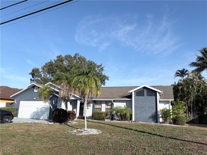 Come and see this amazing 4-bedroom home featuring a large - Beach Home for sale in Cape Coral, Florida on Beachhouse.com