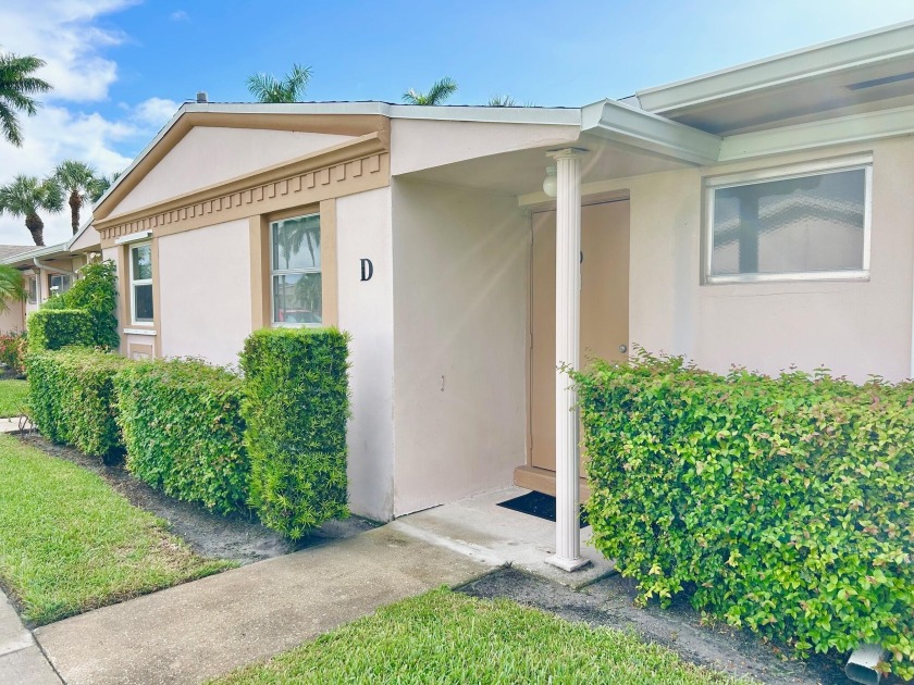 Come enjoy the Florida sunshine in this light and bright 2 - Beach Home for sale in West Palm Beach, Florida on Beachhouse.com