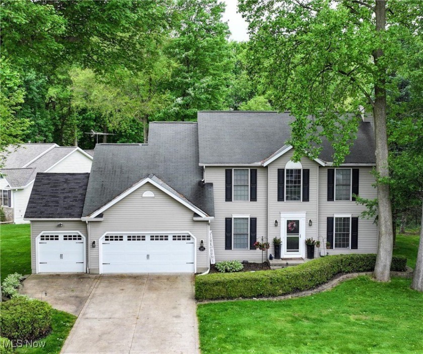 Welcome home to 5472 Wixford. 3 bedroom, 4 bath center hall - Beach Home for sale in Mentor, Ohio on Beachhouse.com