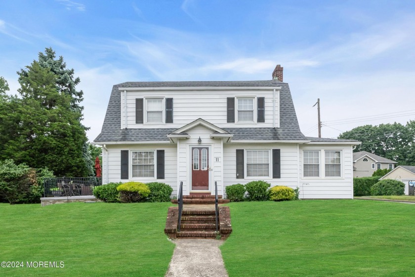 Fantastic opportunity to own a well-maintained mother-daughter - Beach Home for sale in West Long Branch, New Jersey on Beachhouse.com