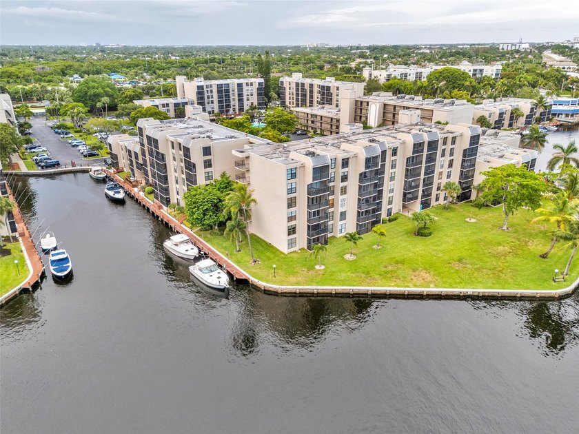 Experience the allure of INTRACOASTAL VIEWS, perfectly situated - Beach Condo for sale in Boca Raton, Florida on Beachhouse.com