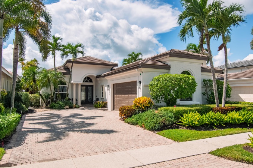 FULL GOLF MEMBERSHIP! This immaculate 3 BD +den/office, 4 bath - Beach Home for sale in Delray Beach, Florida on Beachhouse.com