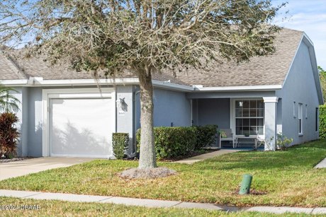 Beautifully maintained & move-in ready. Perfect year-round or - Beach Home for sale in Port Orange, Florida on Beachhouse.com