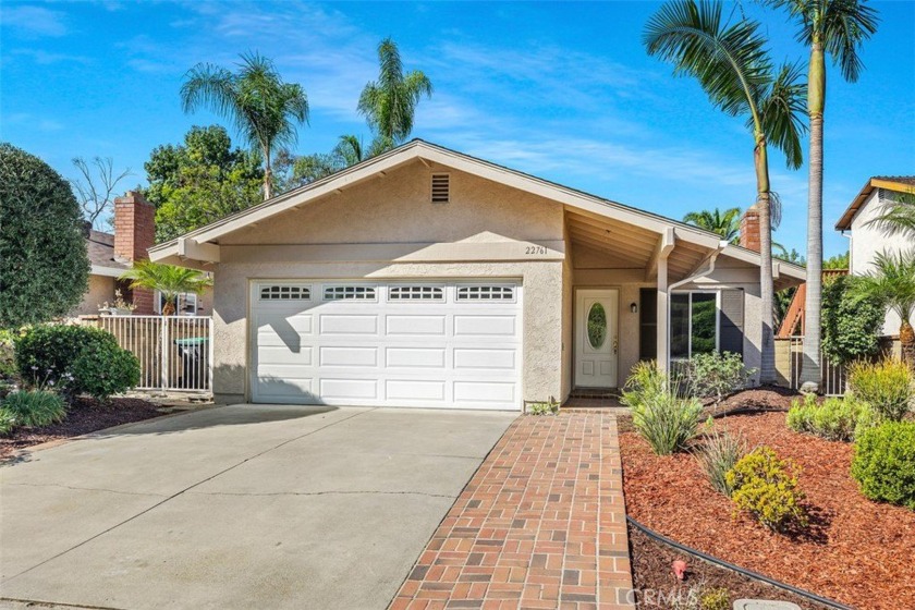 Welcome to this charming 3-bedroom home, freshly painted and - Beach Home for sale in Mission Viejo, California on Beachhouse.com