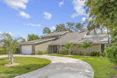 Effective age of 2022!! Nestled on a serene private cul-de-sac - Beach Home for sale in Melbourne, Florida on Beachhouse.com