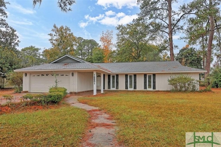 Located in Windsor Forest, this classic Savannah home is perfect - Beach Home for sale in Savannah, Georgia on Beachhouse.com