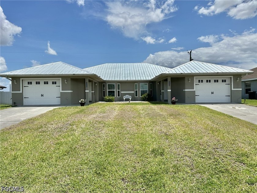 A much loved and maintained 2003 duplex with Southern exposure - Beach Home for sale in Cape Coral, Florida on Beachhouse.com