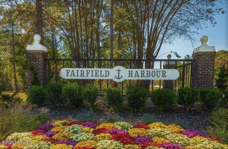Partially wooded lot in Fairfield Harbour, many amenities to - Beach Lot for sale in New Bern, North Carolina on Beachhouse.com