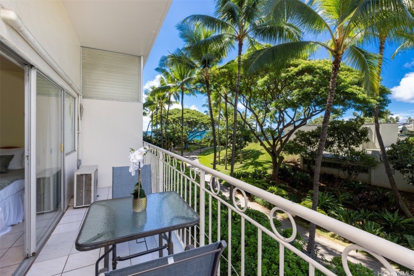 Situated along Waikiki Beach, Waikiki Shore is one of Honolulu's - Beach Condo for sale in Honolulu, Hawaii on Beachhouse.com