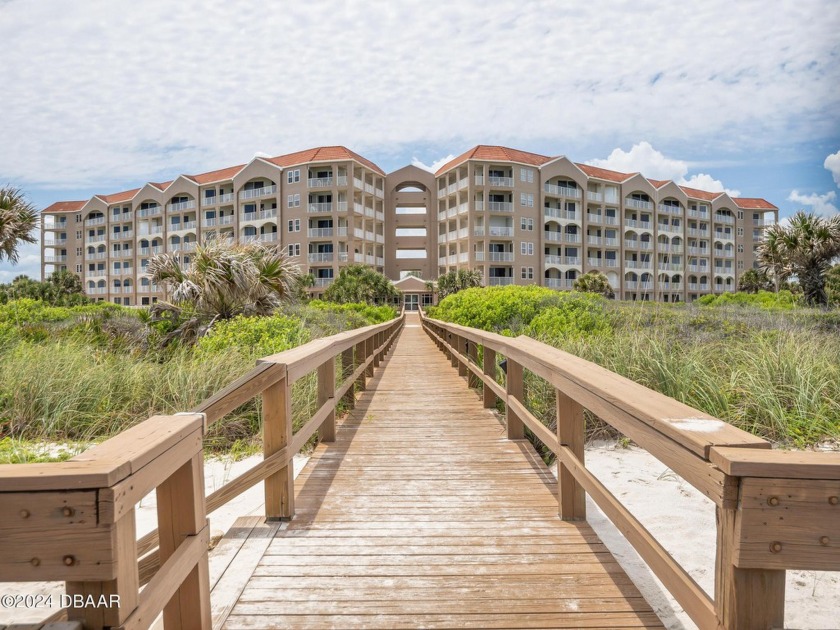Welcome to this stunning 1st-floor condo! Enjoy breathtaking - Beach Condo for sale in Palm Coast, Florida on Beachhouse.com