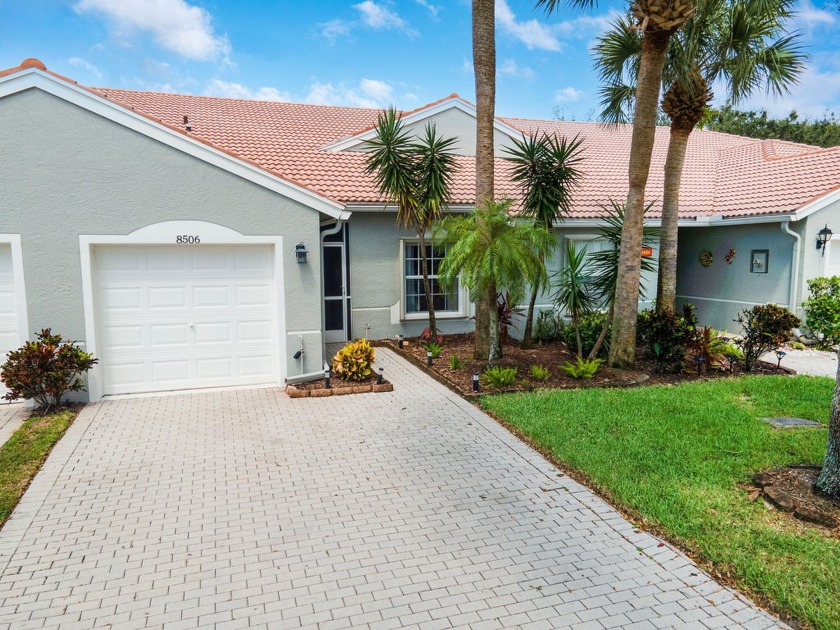 SUPER IMMACULATE VILLA WITH SEPARATE LAUNDRY ROOM. NEW KITCHEN - Beach Home for sale in Boynton Beach, Florida on Beachhouse.com